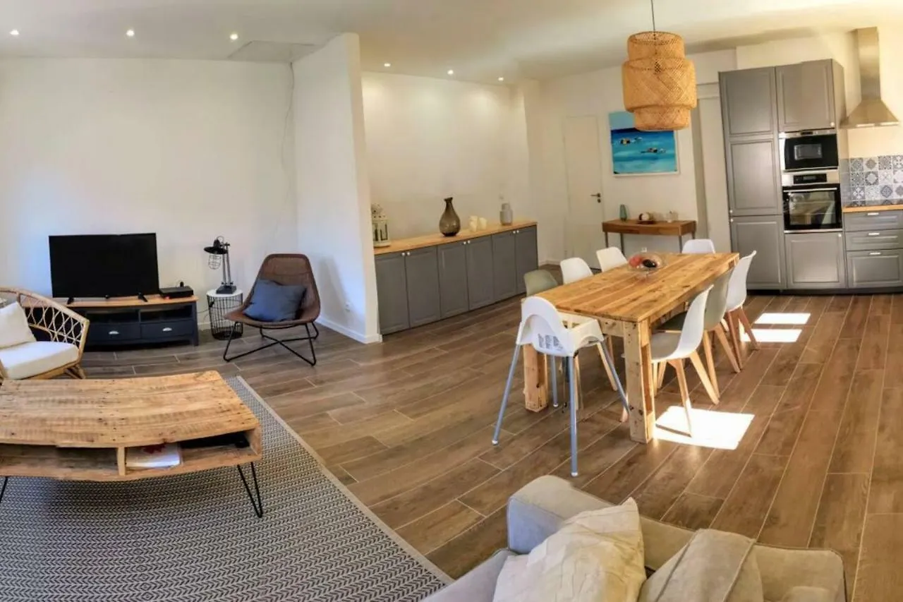 Holiday home Maison De Ville En Plein Coeur De Sanary 3 Double Chambres 105M2